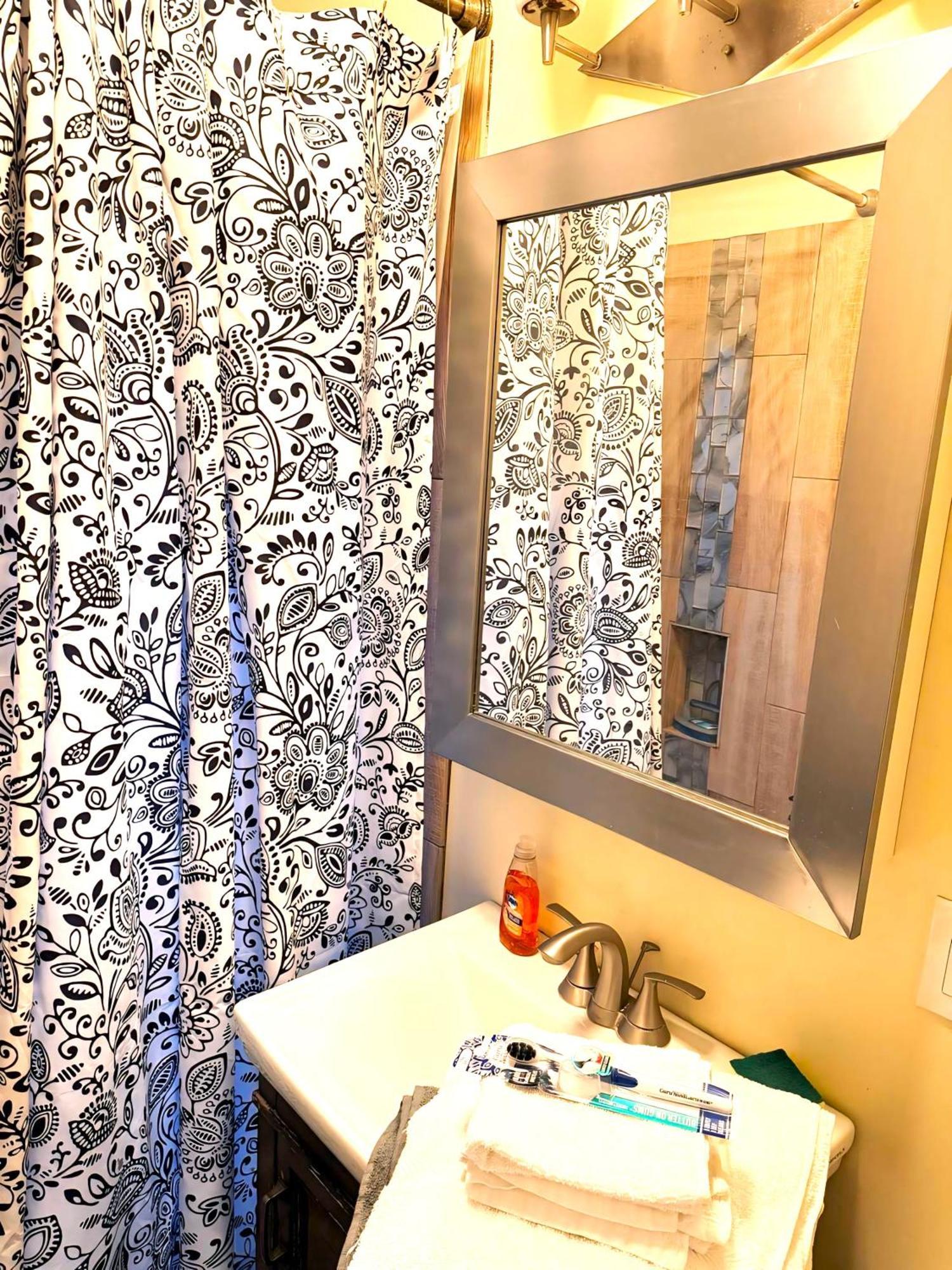 Fully Equipped Cozy 4/5 Br Apartment Chicago Exterior photo