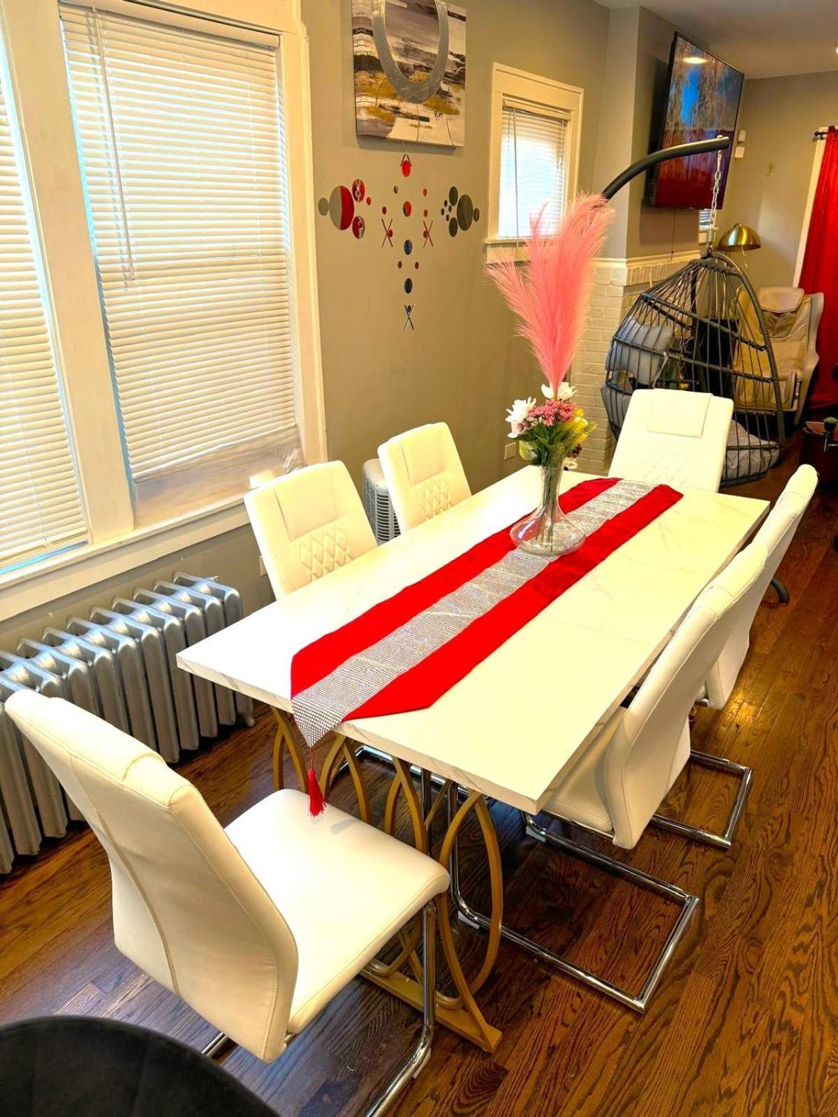 Fully Equipped Cozy 4/5 Br Apartment Chicago Exterior photo